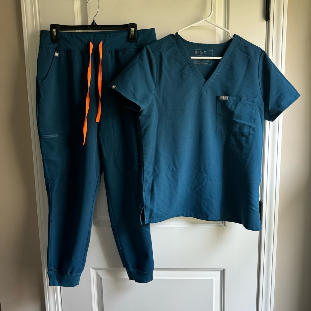Figs Bundle Caribbean Blue - Catarina Top M, Zamora High Rise Jogger L/P